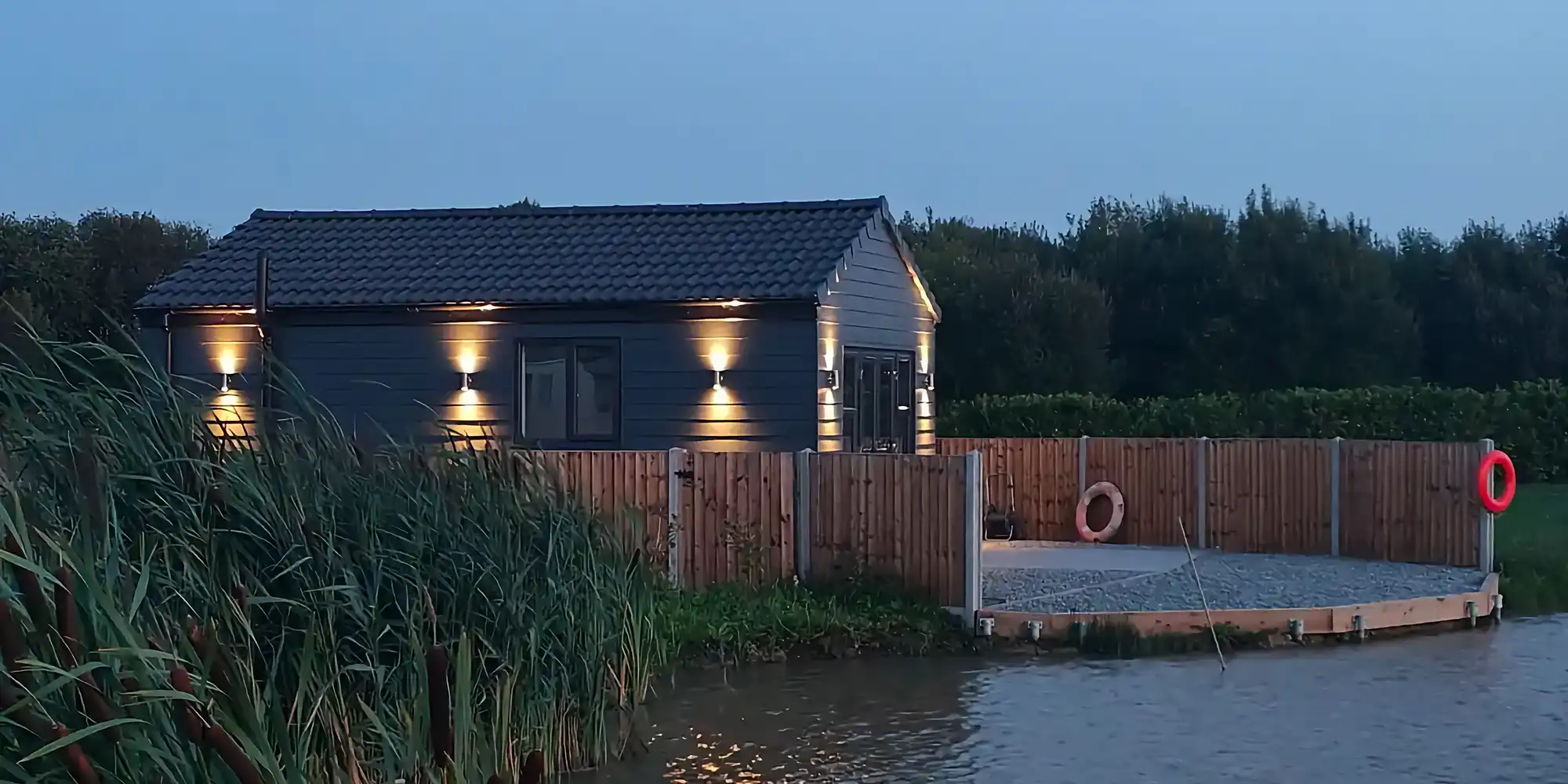 Jan's Nest, the lakefront fishing cabin